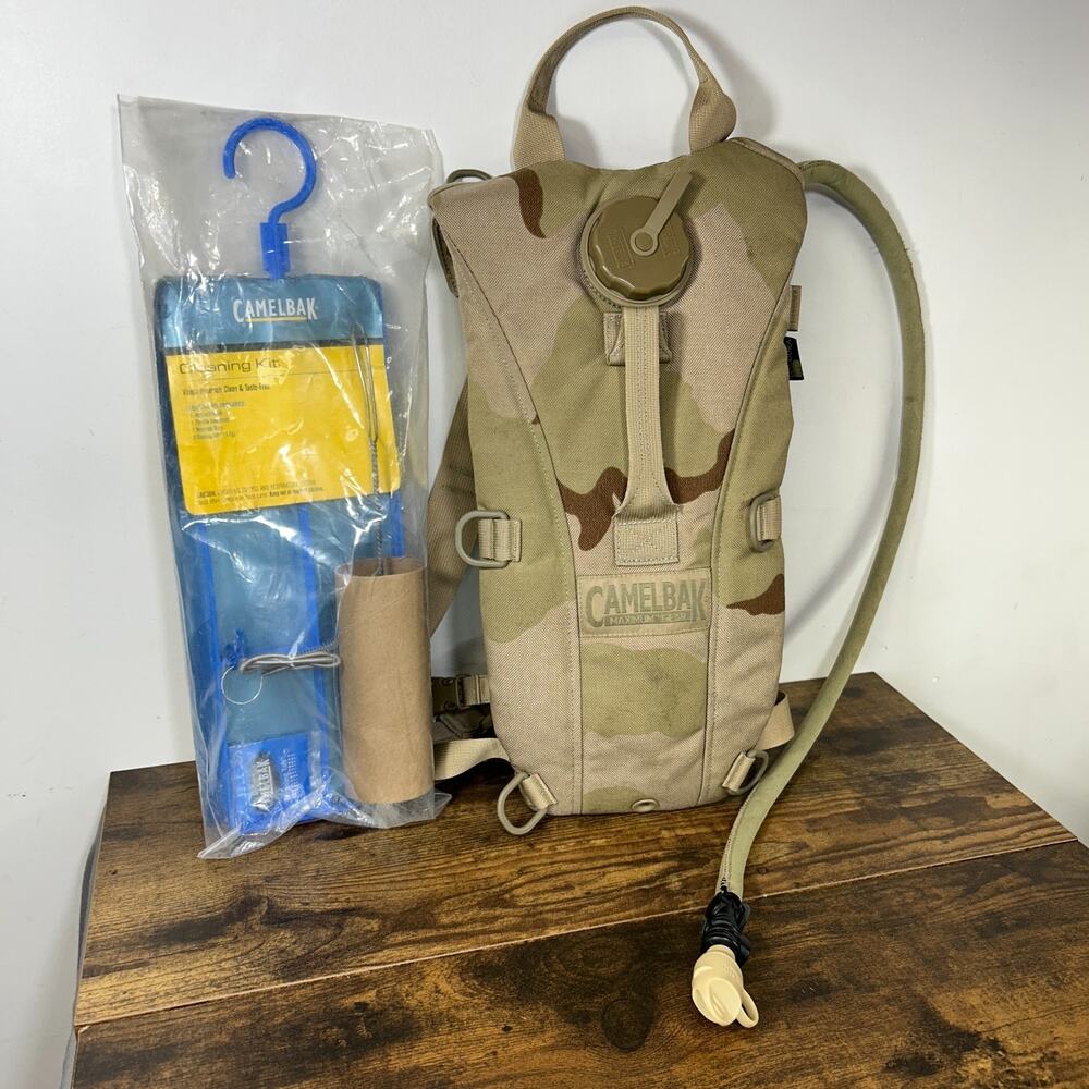 CamelBak Maximum Gear Desert Camo Thermobak 3L Hydration Back Pack Cleaning Kit